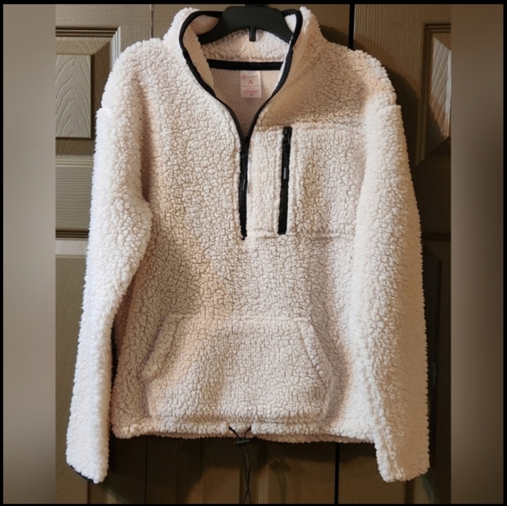 (NWOT)🍁Fleece🍁 No Boundaries , Womens Medium (7-9) off white fleece pullover